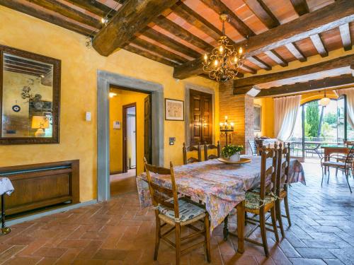 Holiday Home Casa Padronale by Interhome in Castellinuzza