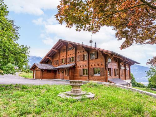 Chalet Champ de Brent by Interhome