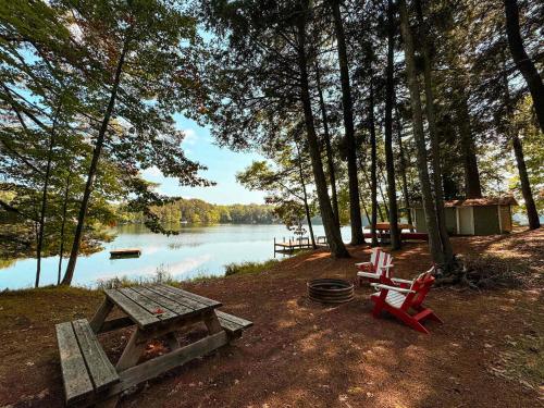 Blue Lake Cottage - 10 Minutes to Minocqua