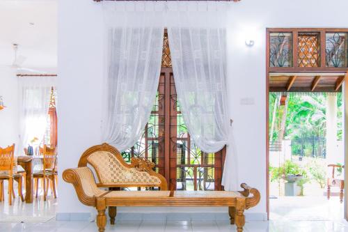 Serenity Villa in Makandura