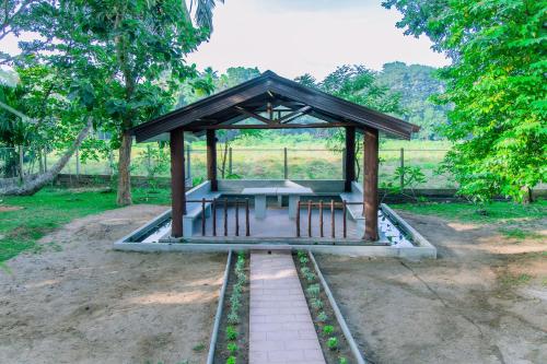 Serenity Villa in Makandura