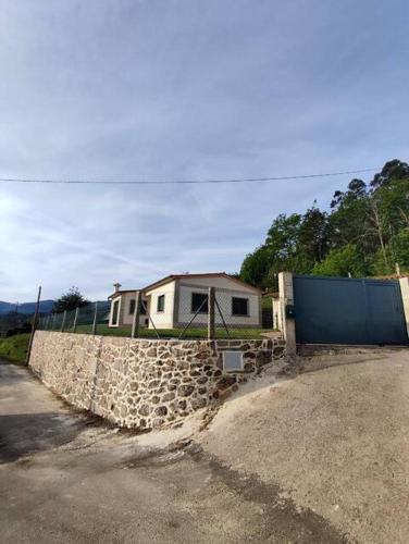 FONTELOUREIRA casa independiente con finca gîte à louer Belesar