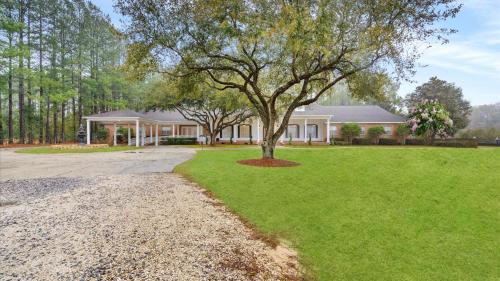 Tranquil 1 BR Studio in Grand Bay - Oak & Fountain detail