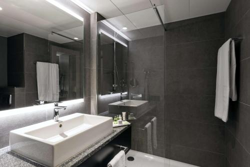 Family Room (2 Adults + 2 Children)