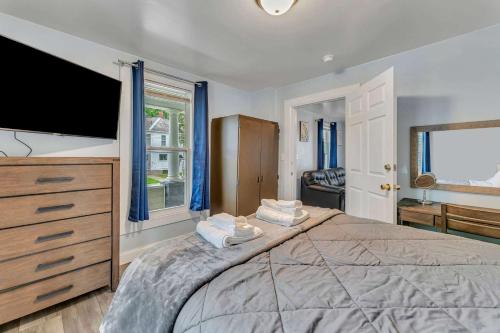 Shortstop Apt 1 All Star Baseball Rentals in Oneonta, USA
