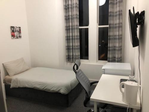 Green-Lodge Triple Double & Single Rooms Near LFC Anfield Free Street Parking 24-7, Liverpool (photo 4)