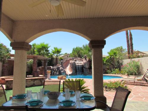 Little Paradise in Las Vegas with pool – khách sạn tại Summerlin