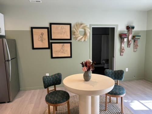 CUTE 1 BR Basement Apt Near Shops, Park in 海厄茨維爾