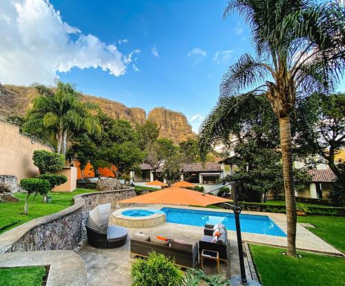 Malinalco Country House with Pool and Paddle Court in Malinalco