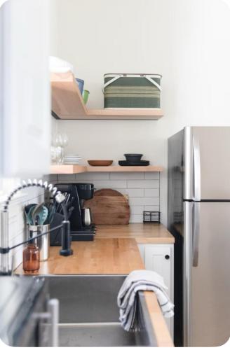 Large 4BR l 4BA Near Mercedes Benz & The Ga Congress in English Avenue