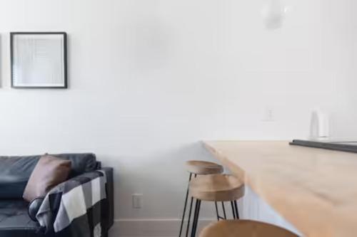 Large 4BR l 4BA Near Mercedes Benz & The Ga Congress in English Avenue