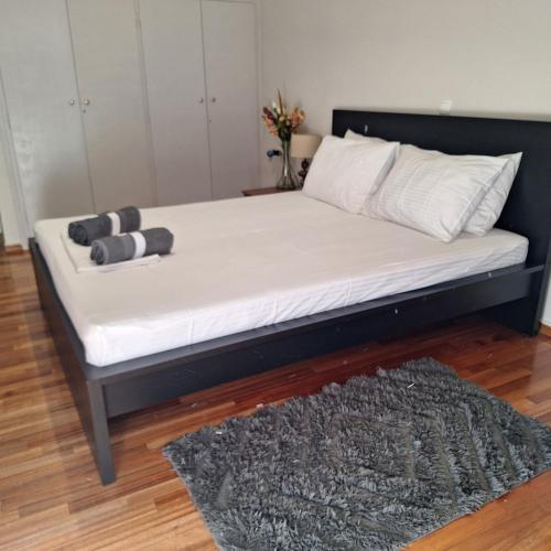 MARIAS APARTMENT SMART KEY BOX by PROJECT 86 IKE in Agrinion