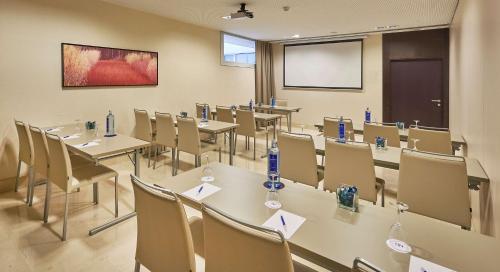 NH Sants Barcelona - image 12