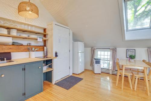Hike & Leaf Peep: Couple’s Retreat in Waterbury! in Vaterburija (VT)