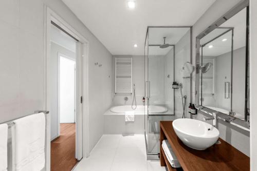 2 bedrooms, 4 beds