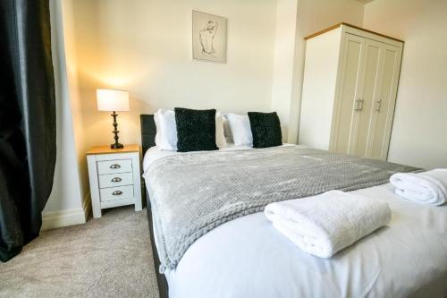 Buckingham Terrace - 4 Bedrooms - Sleeps 7, Redcar