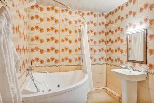 Nairi Hotel - image 4
