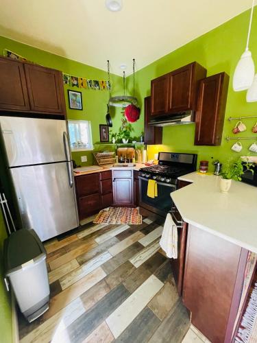 Konyha, Blissful Acres hilltop cottage in Colfax (CA)