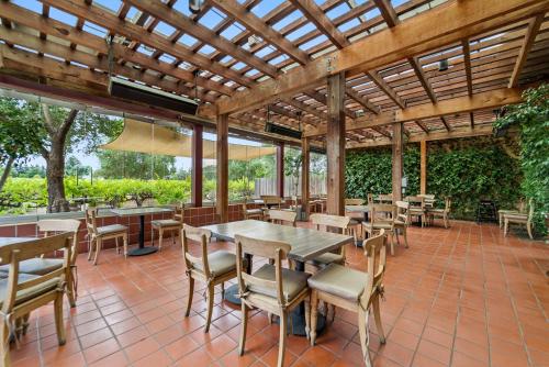 Vintners Resort - main image