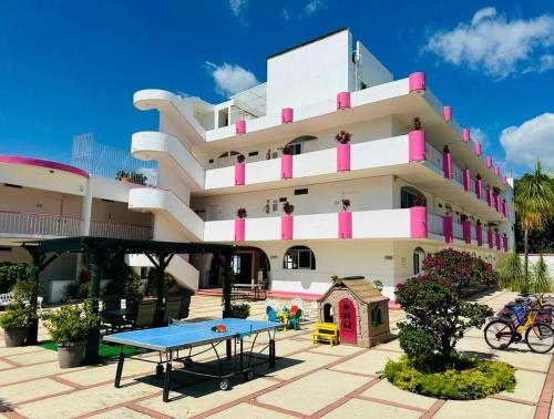 A szálláshely kívülről, Hotel Hacienda del Rio Oaxtepec in El Partido