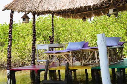 Maison flottante SWEET MALBALY - chambre double - vue imprenable sur mer- iles du saloum in Fatick
