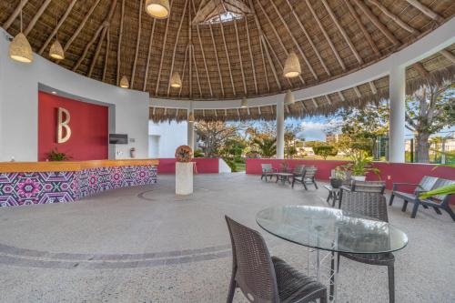 BNayar Family Villas with Beach Club in Cruz de Huanacaxtle, Mexico