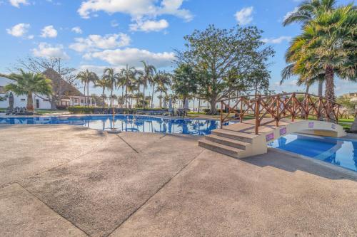 BNayar Family Villas with Beach Club in Cruz de Huanacaxtle, Mexico