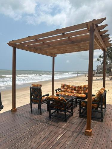 Shapes Beach House in Nyanyanu