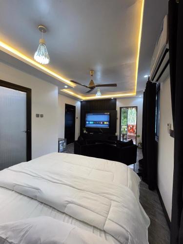 Shapes Beach House in Nyanyanu