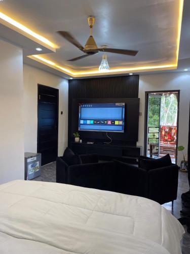 Shapes Beach House in Nyanyanu