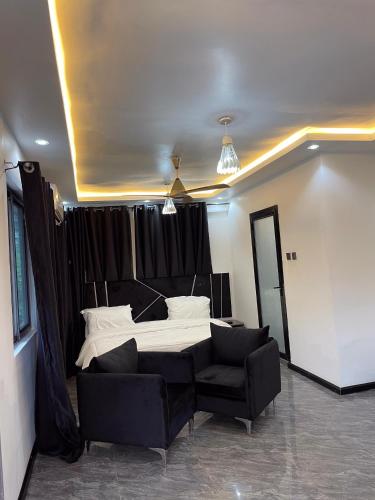 Shapes Beach House in Nyanyanu