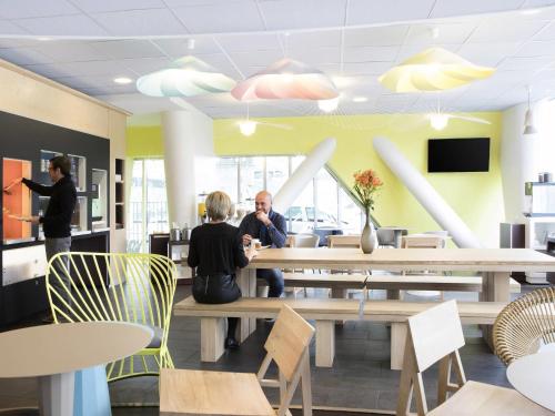 Паб/Коктейль-бар, Novotel Suites Lille Europe in Лілль