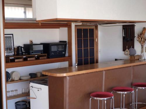 海の見える高台に佇む隠れ家宿 #貸別荘 #一棟貸切 #グループや家族旅行におすすめ #テラスで海を眺めながらBBQ #雨天時や気温の低い日は屋内でBBQが楽しめるスペース有 #BBQグリル付 #大洗 #鉾田 #umibe