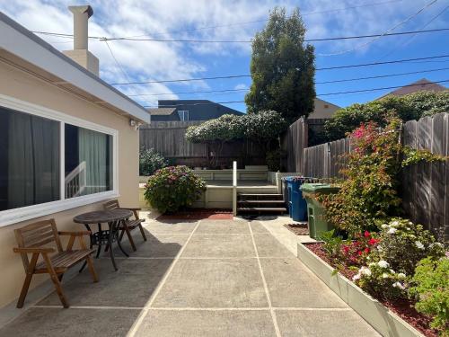 Garden, 2 Bedroom House OR Private Studio near SF, SFSU and SFO near San Francisco Zoo