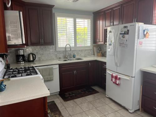 Facilities, 2 Bedroom House OR Private Studio near SF, SFSU and SFO near San Francisco Zoo