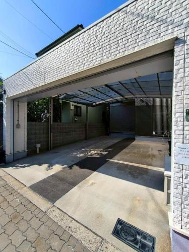 駅から近い公園前の邸宅, Osaka