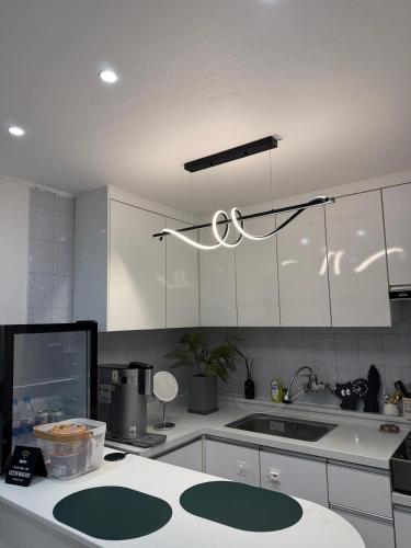 Seoul Station Modern 2-Room Hotel Stay