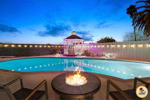 Relax & Recharge Epic, Views, Pool Games! in San Carlos