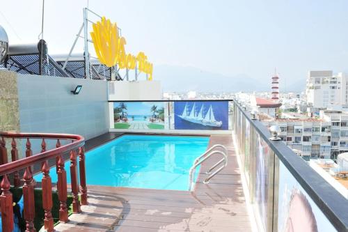 Sen Vàng Luxury Hotel