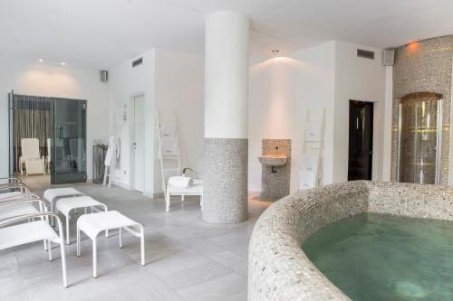 Bassein, Hotel Acquaviva Del Garda in Desenzano Del Garda
