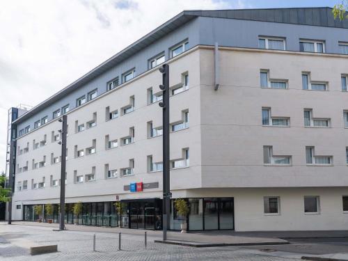 Фасада на хотела, ibis Marne la Vallée Val d'Europe in Дисниленд