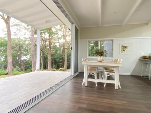 Létesítmények, Farm Retreat with Ocean Views, Fireplace & Bath in Willow Vale