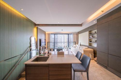 ZHome-SuHe Luxury Mansion-Near NanJing Road, Shanghai (photo 3)