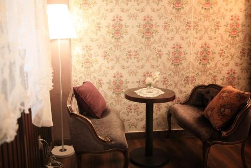 room detail thumbnail 1