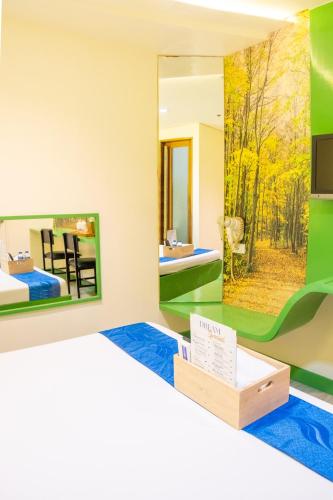 Hotel DreamWorld Araneta Cubao Room Type - Mini Suite