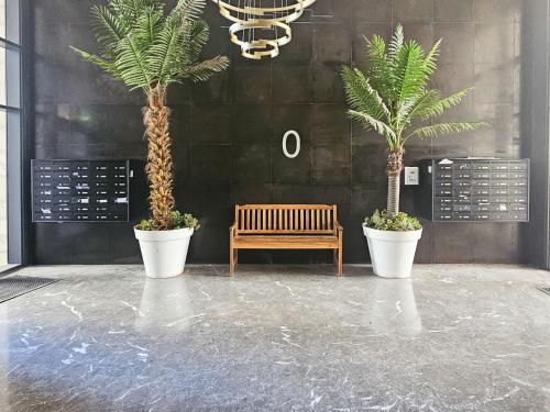 Előcsarnok, Hashofet Haim Cohen 12 in Baqa-Talpiot