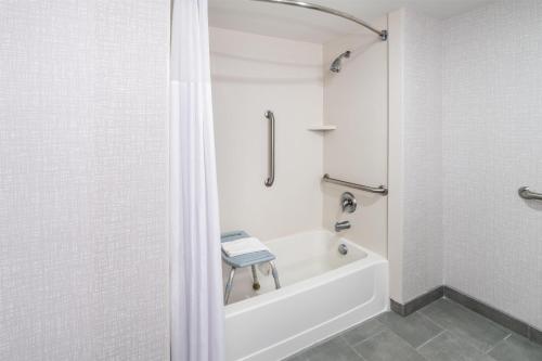 Hampton Inn Sheridan - image 10