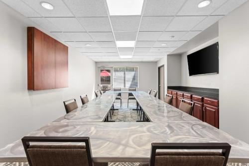 ห้องประชุม / บอลรูม, เรด ไลออน อินน์ แอนด์ สวีท เอลิซาเบธทาวน์ (Country Inn & Suites by Radisson, Elizabethtown, KY) in เอลิซาเบททาวน์ (KY)