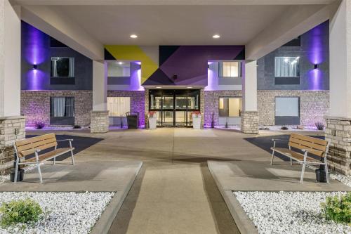 Days Inn & Suites by Wyndham Onalaska - image 7