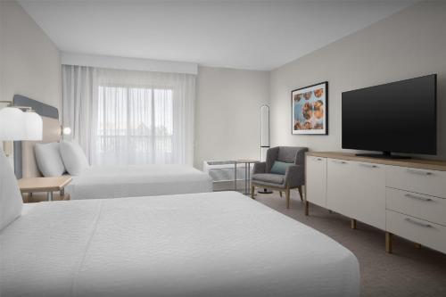 2 queen beds